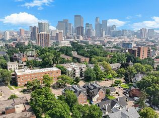 232 W Franklin Ave APT 302, Minneapolis, MN 55404