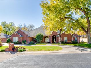 2214 Maple Leaf Cir, Enid, OK 73703