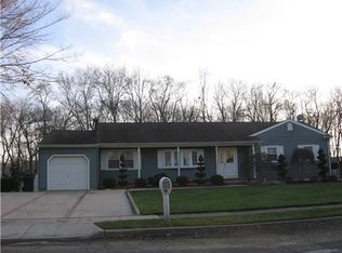 11 Oak Tree Rd, Sayreville, NJ 08872