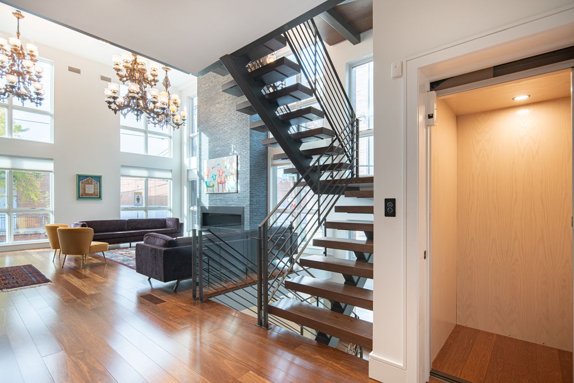 next background image