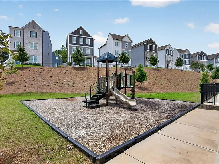 1445 Creekside Cir NW — Photo 43