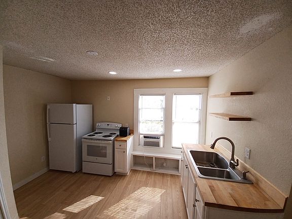 3rd image of 518 Paschal St #B