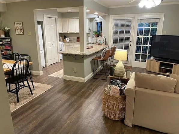 16301 Ledgemont Ln, Addison, TX