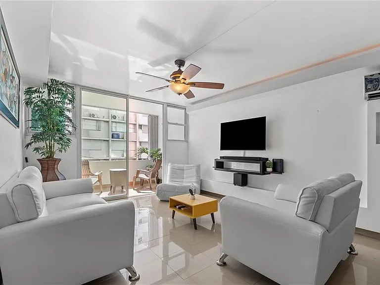 14 Calle Marseilles #3D — Photo 9