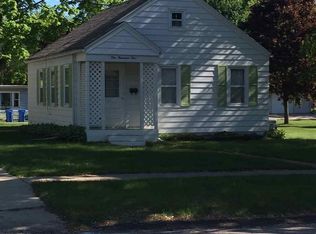 1001 5th St, Baraboo, WI 53913