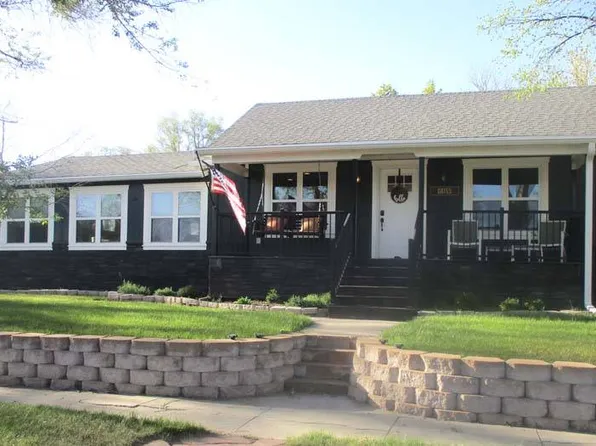 106 E 6th St, Gordon, NE 69343