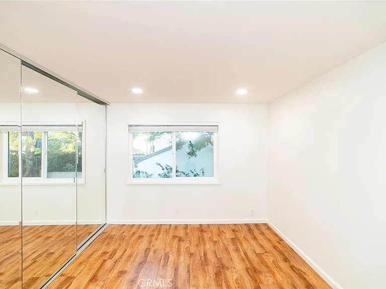 10 Oak Tree Ln — Photo 24