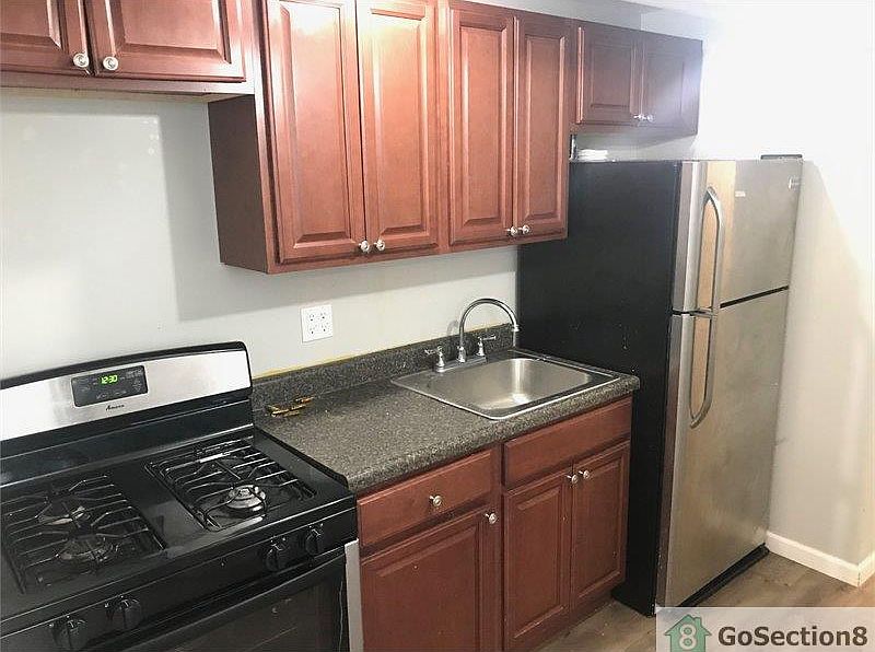 1st image of 547 E 92nd St #1E