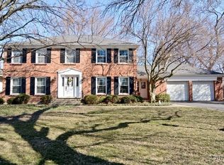 109 W Farnham Ln, Wheaton, IL 60189