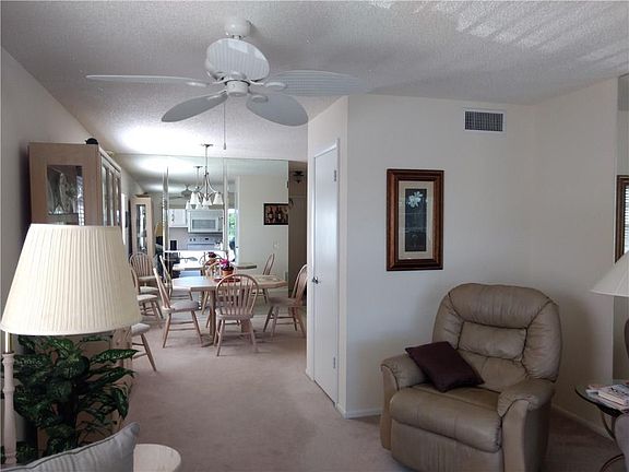 5th image of 21 Vista Gardens Trl