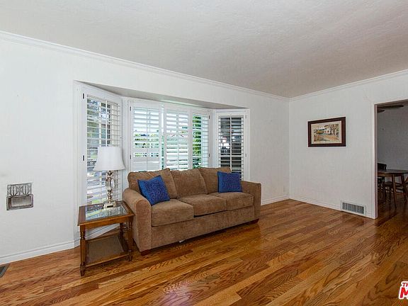 4th image of 10333 Calvin Ave