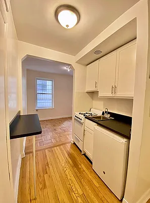 Rented by Waverly Realty Associates | media 5