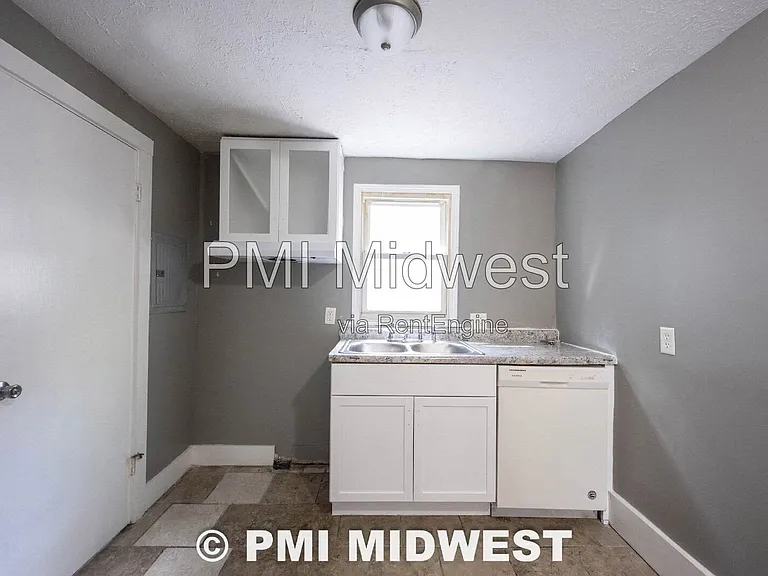 2201 E New York St #B — Photo 13