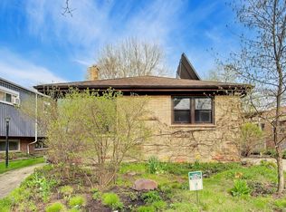 325 Dodge Ave, Evanston, IL 60202