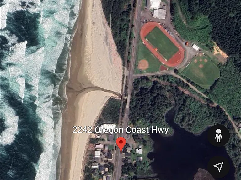 2242 Highway 101 N — Photo 3