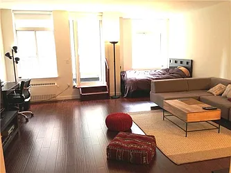 Rented by Space Marketing Shop