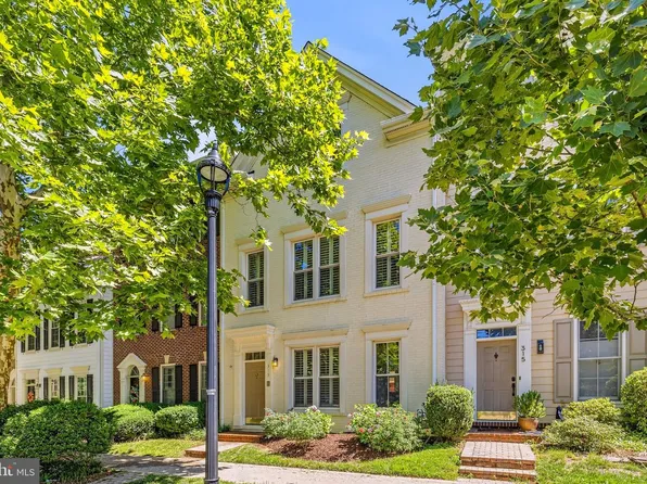 313 Hillwood Ave, Falls Church, VA 22046