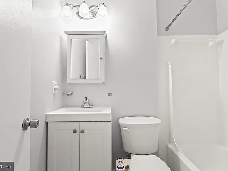 9904 Hagel Cir — Photo 24