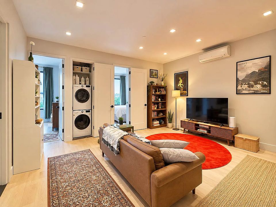 2 bed · 2 bath in Greenpoint, Brooklyn
