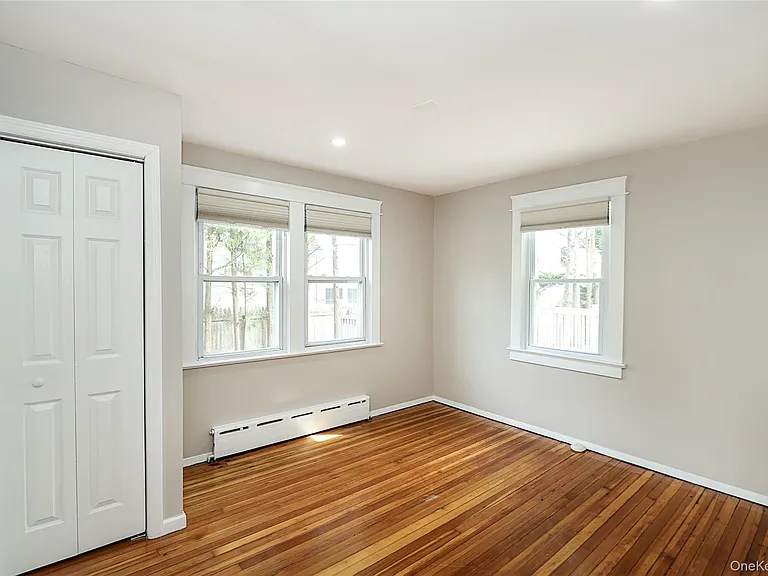 24 High St — Photo 12