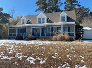 2 Beach Rd, Reedville, VA 22539