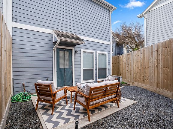 3rd image of 3209 Chenevert St