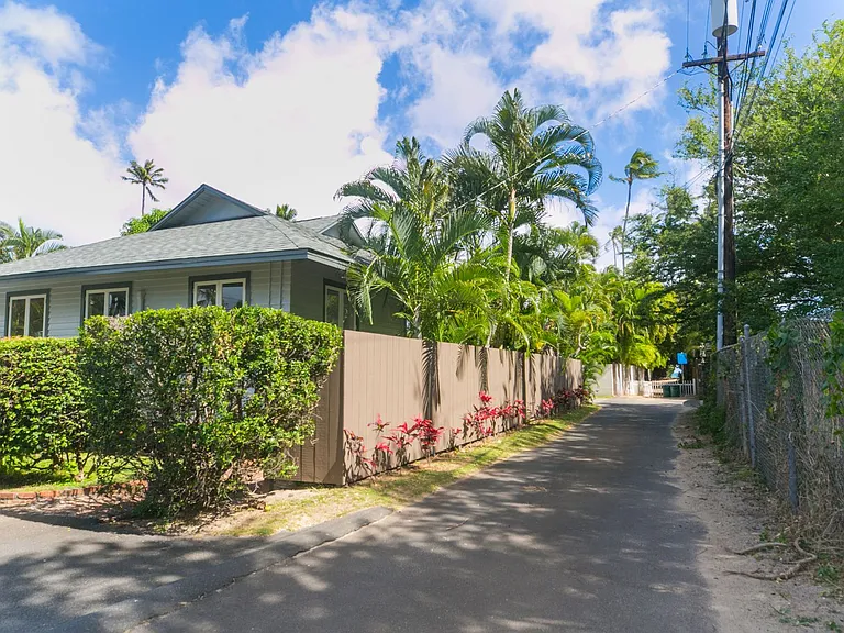 4715B Kahala Ave — Photo 15