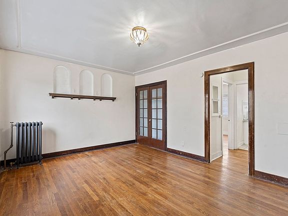 5th image of 2300 Jefferson Ave APT 9