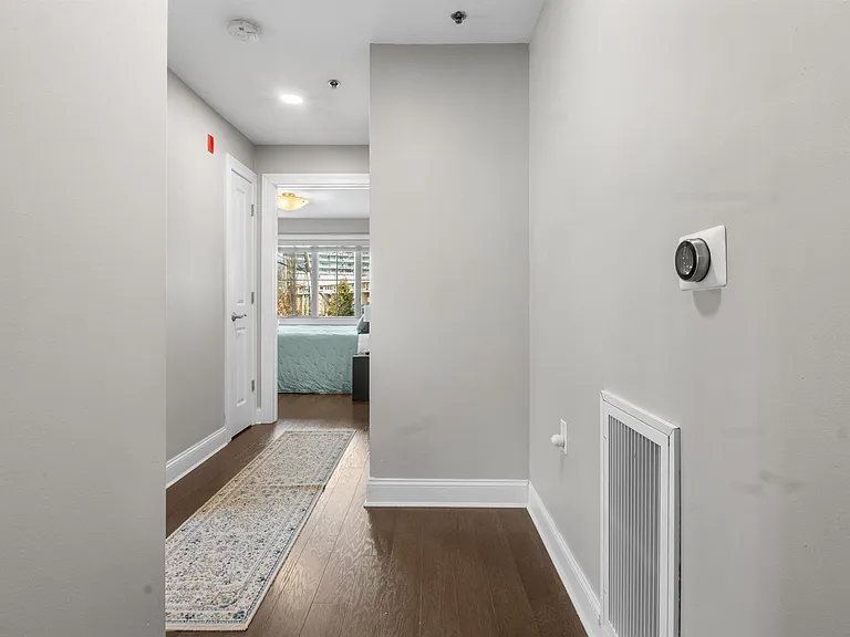 200 Laird Ave #101 — Photo 23