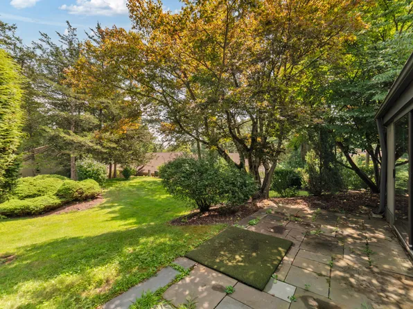 275 Heritage Village #B, Southbury, CT 06488