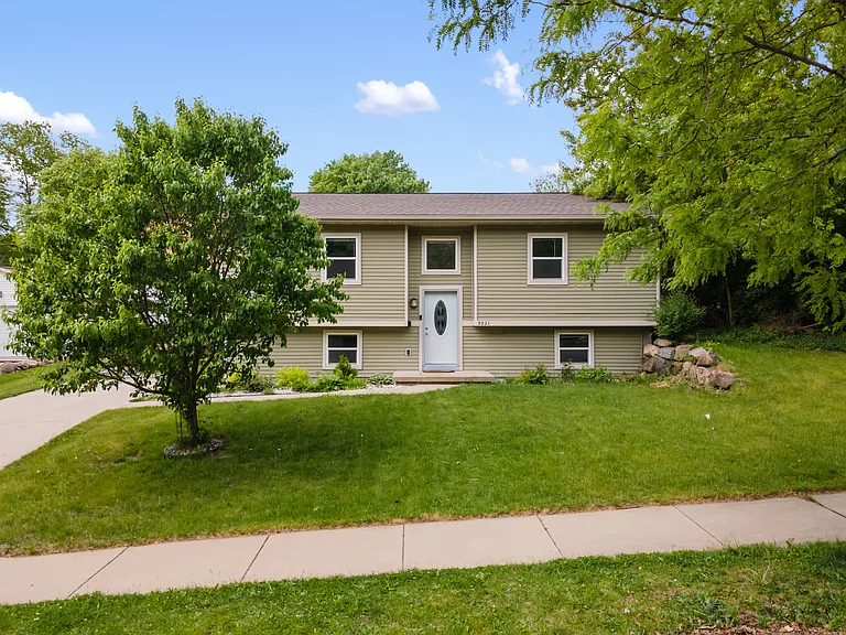 5021 Camden Rd — Photo 1
