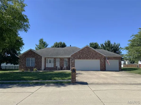 107 Hillside Dr, New Baden, IL 62265