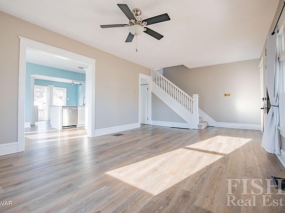 4th image of 417 Pearson Ave