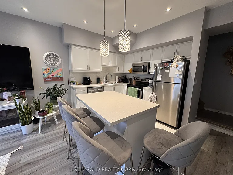 26 Bruce St #A15 — Photo 10