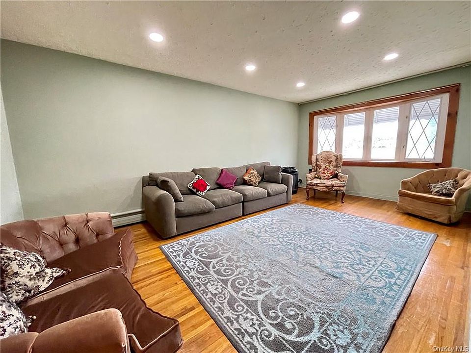 1st image of 2938 Wilson Ave Floor 2
