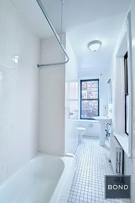 Rented by Bond New York | media 23