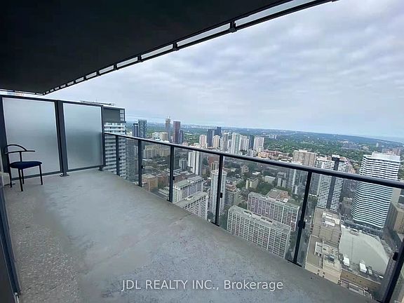 5th image of 7 Grenville St #5706