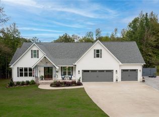 7632 Fern Ln, Lula, GA 30554