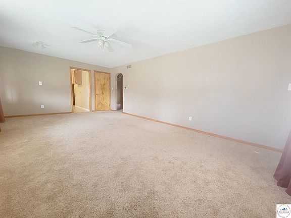 5th image of 322 S Gravois