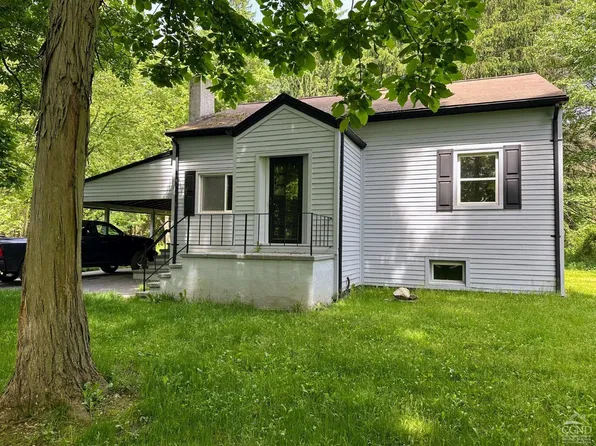 4 Texas Hill Road, Hillsdale, NY 12529