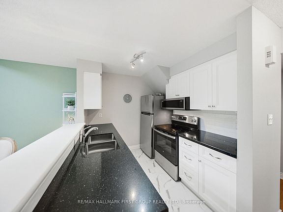 3rd image of 8 Petra Way #3