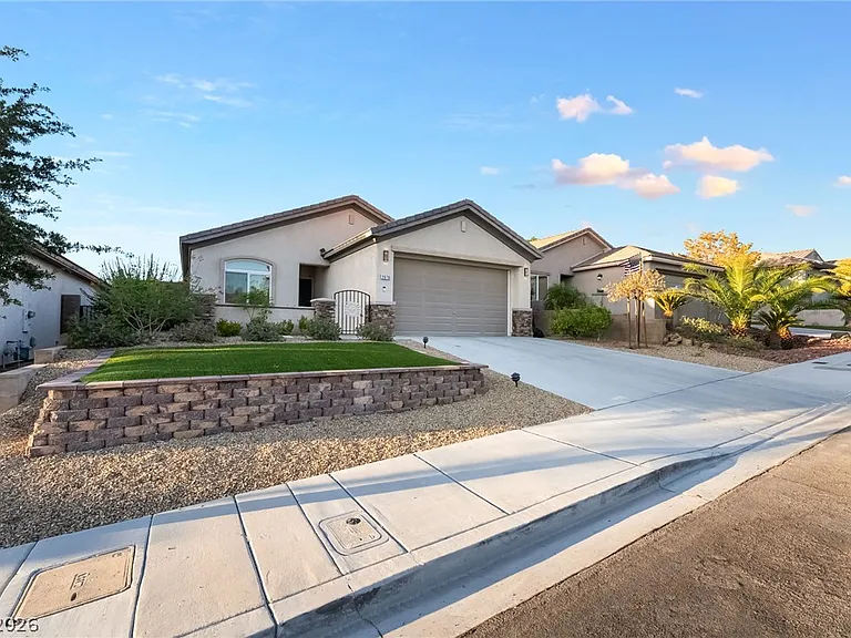 2676 Lochleven Way — Photo 84