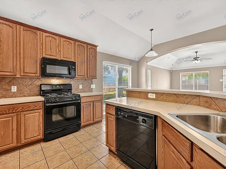 9068 Weller Ln — Photo 8