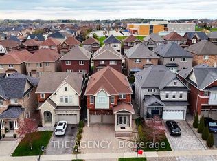 229 Aspenwood Dr, Newmarket, ON L3X 3K7