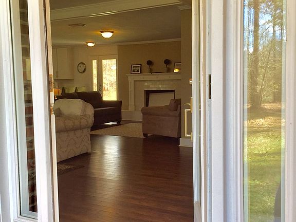 3rd image of 2202 Dogwood Ln E
