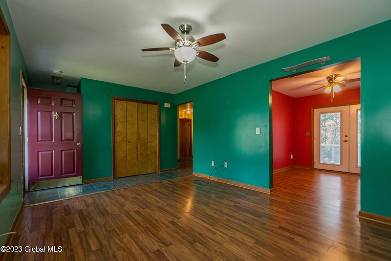 4th image of 4 Franklin Court