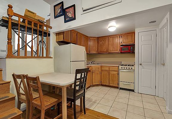 3rd image of 73 W 85th St APT 3B