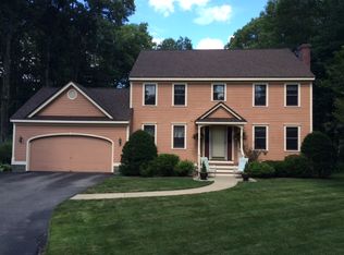 4 Blueberry Ln, Westford, MA 01886