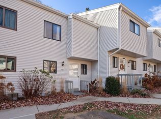 704 Timber Ln #704, Canton, CT 06019