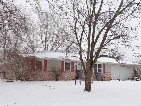 1432 Hartzler St, Warsaw, IN 46580